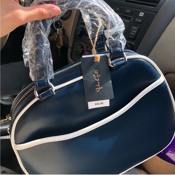 Brandy Melville Handbags - NEW Brandy Melville Purse